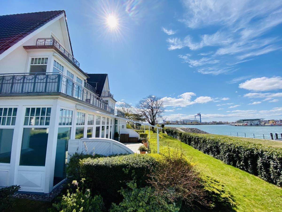 Lotsenhaus/Ostseetoern รอสต็อค ภายนอก รูปภาพ